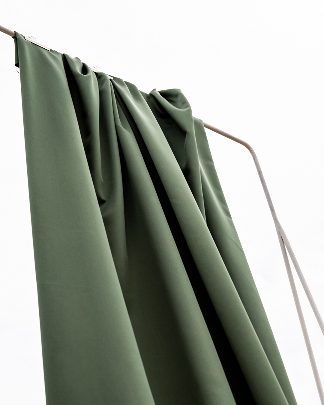 EMBRACE SATIN